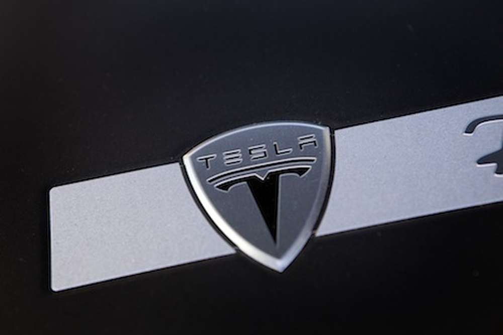 Убыток Tesla по итогам 2015 года вырос в три раза