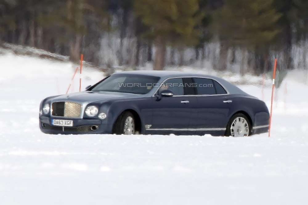 В компании Bentley начали тестирование длиннобазного Mulsanne