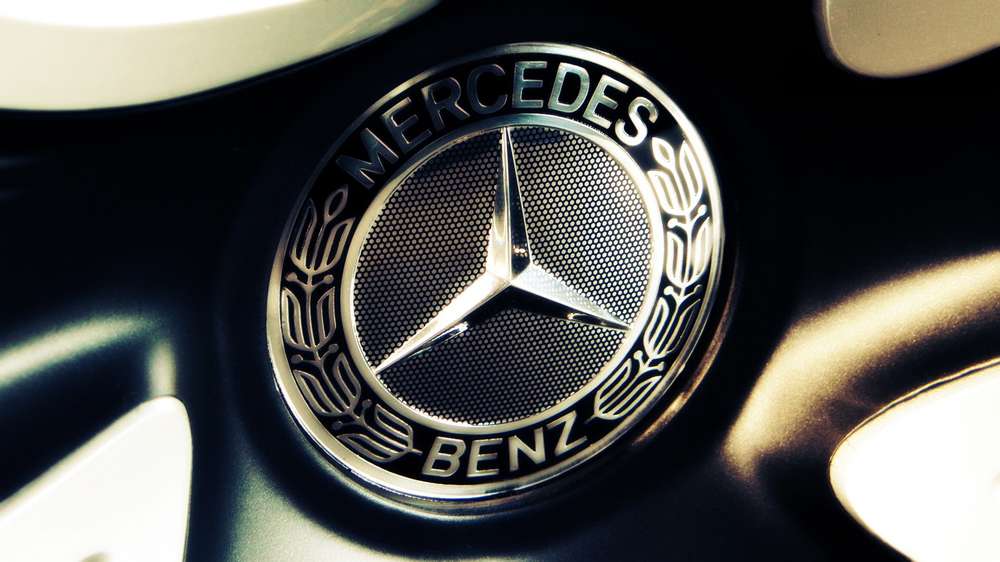Mercedes-Benz повысил цены на свои автомобили в России
