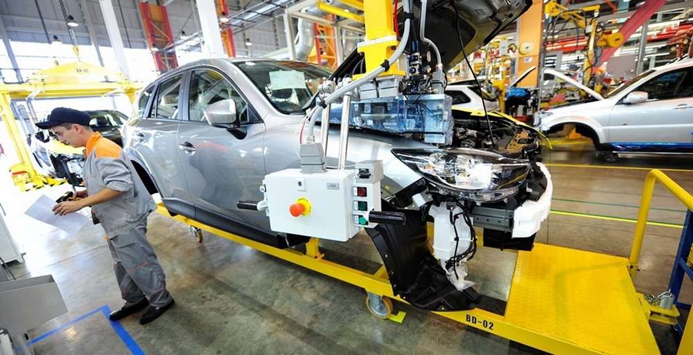 С конвейера завода во Владивостоке сошел 90 000-ый автомобиль Mazda