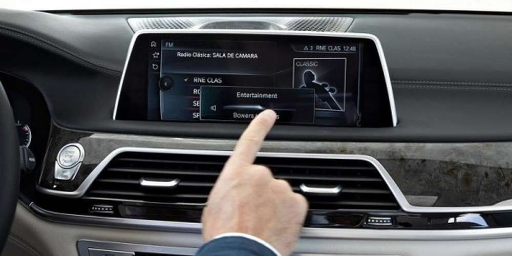 BMW X5 и X6 получат сенсорные экраны