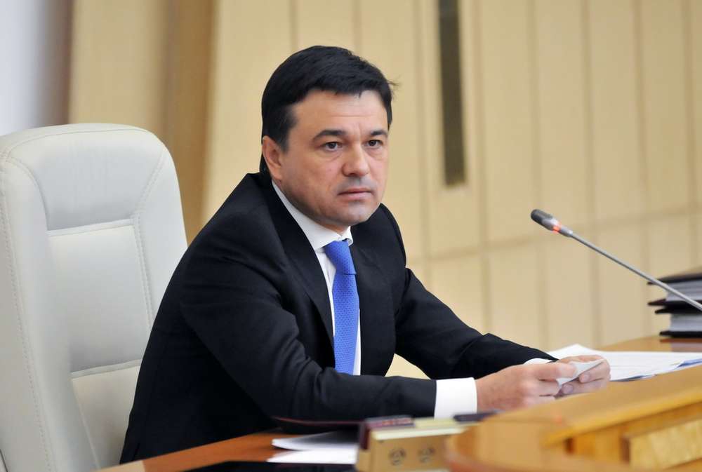Губернатор Подмосковья заявил о начале подготовки к введению платных парковок