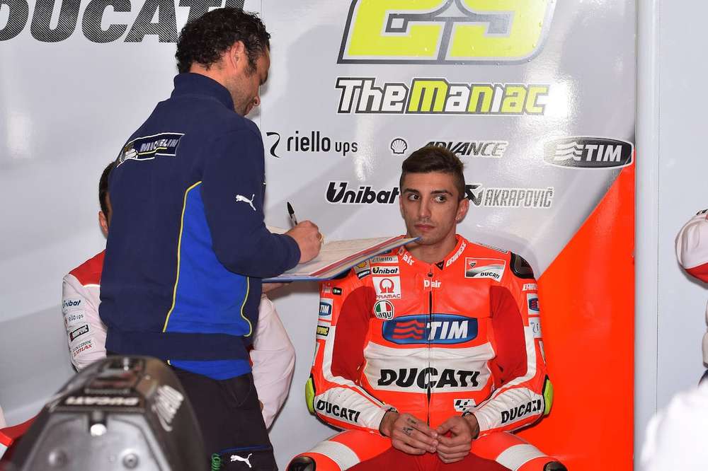 Андреа Ианноне озадачен скоростью пилотов Avintia Ducati