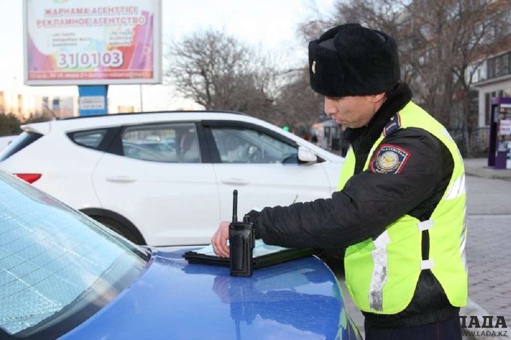 В Актау за неделю выявлено около тысячи нарушений ПДД