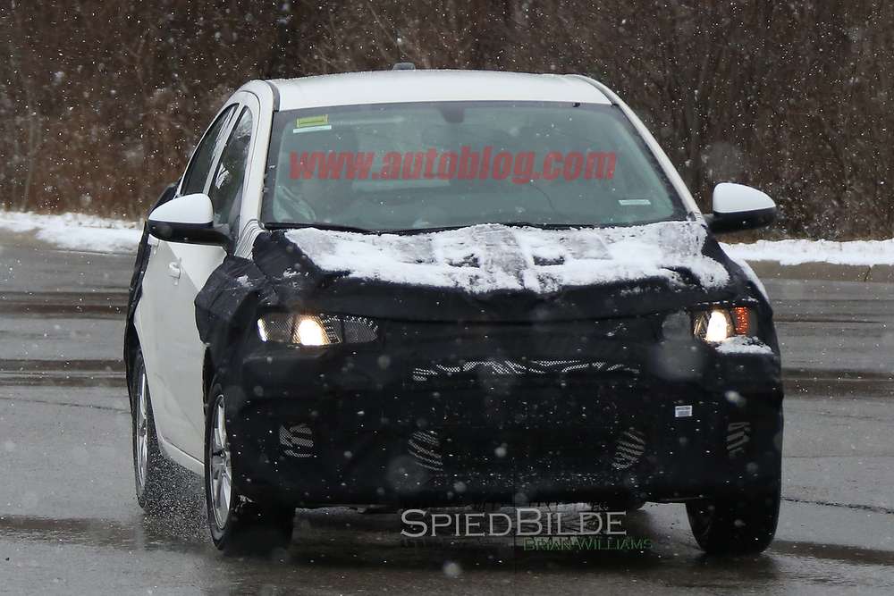 Фотошпионы сфотографировали обновленный Chevrolet Aveo