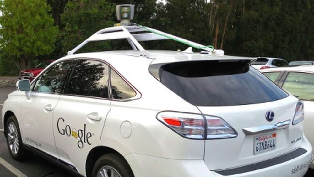 Самоуправляемый автомобиль Google стал участником ДТП на западе США