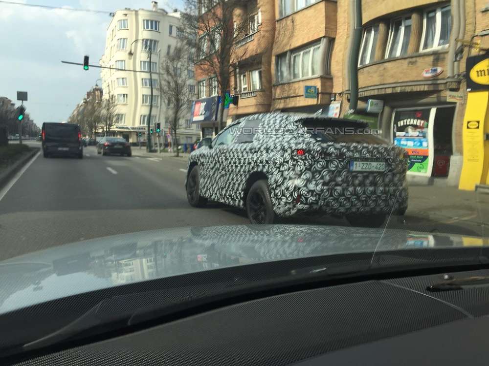 Новый Lexus RX попал в объективы фотографов