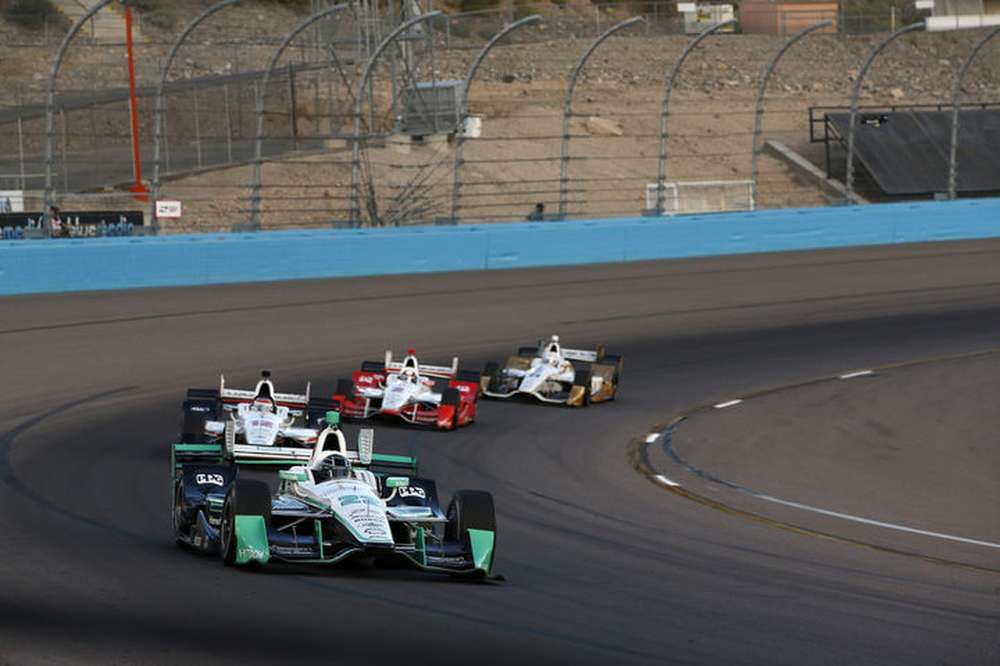 Представители IndyCar разошлись во мнении о прижимной силе в Финиксе
