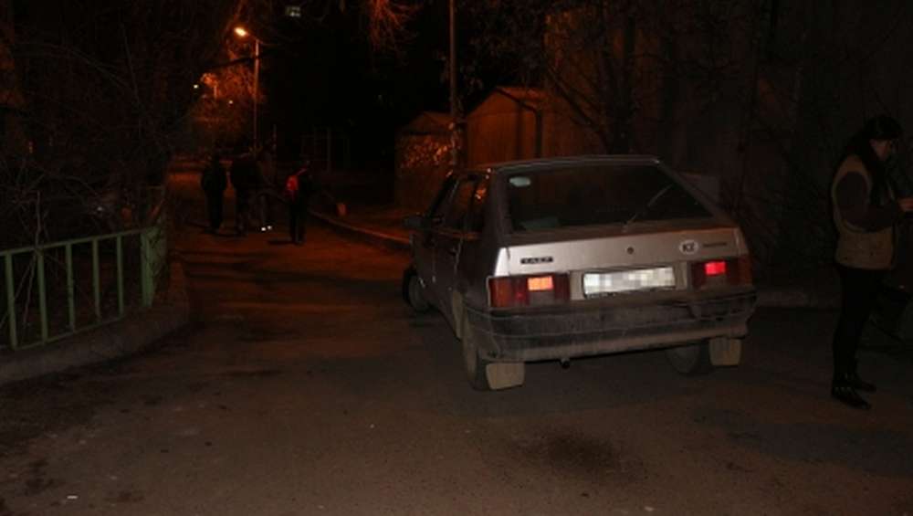 Пьяный водитель Lada ударил авто и попытался скрыться