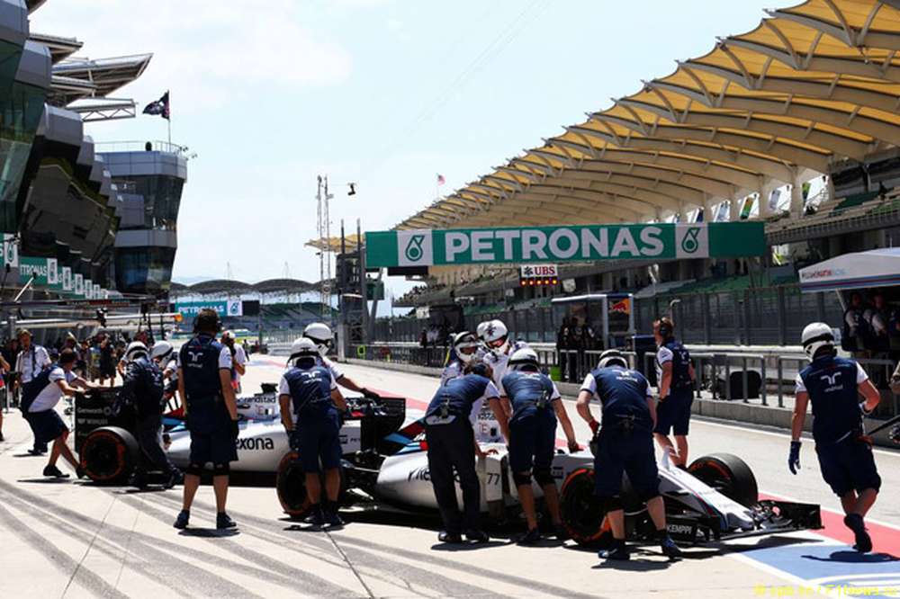 Стюарды оштрафовали Williams на 10 тысяч евро условно
