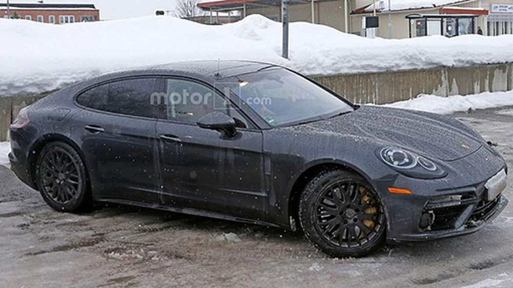 Новый Porsche Panamera покажут в Париже