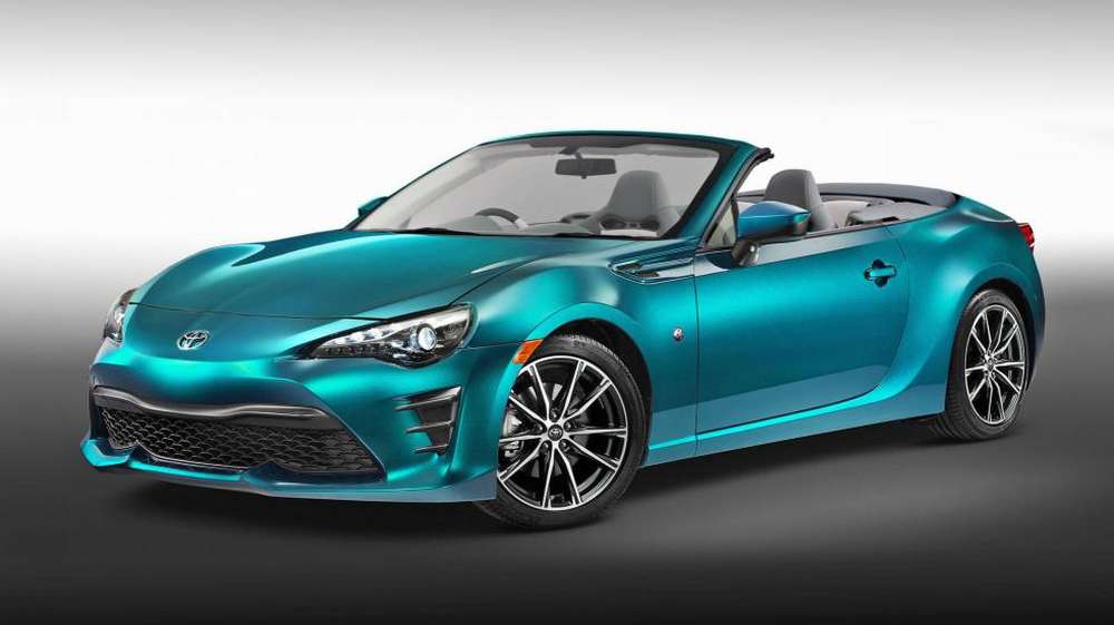 Обновленная Toyota GT 86 лишилась крыши