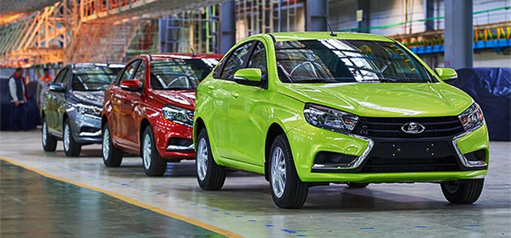 Из-за высокого спроса АвтоВАЗ почти удвоил выпуск Lada Vesta
