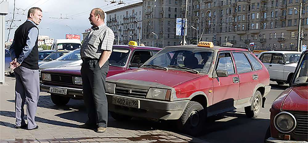Власти Подмосковья предложили отбирать автомобили у нелегальных таксистов
