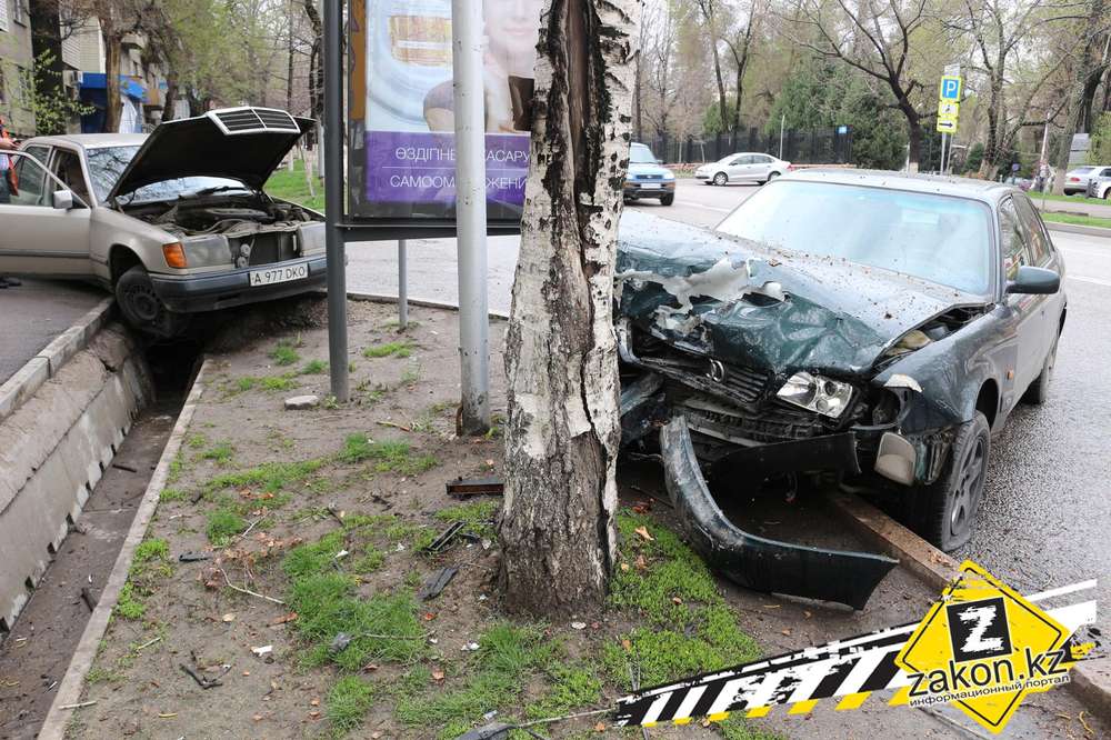В Алматы водители двух "немцев" не поняли друг друга