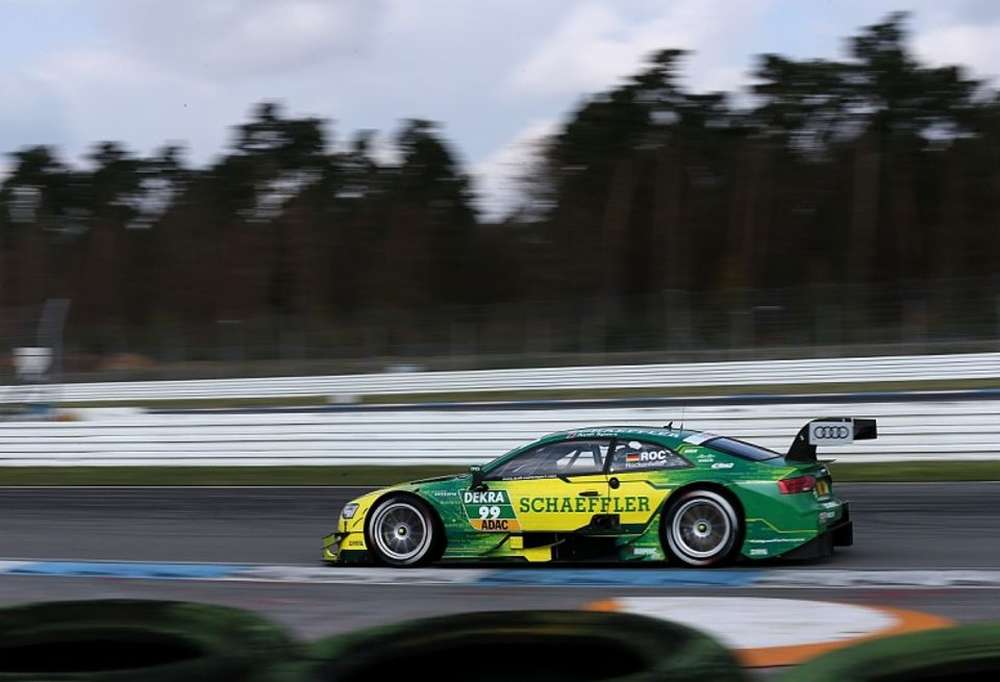 Майк Рокенфеллер лидирует в финальный день тестов DTM