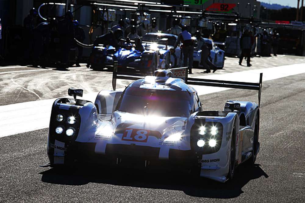 Пилоты Porsche вновь впереди на тестах WEC