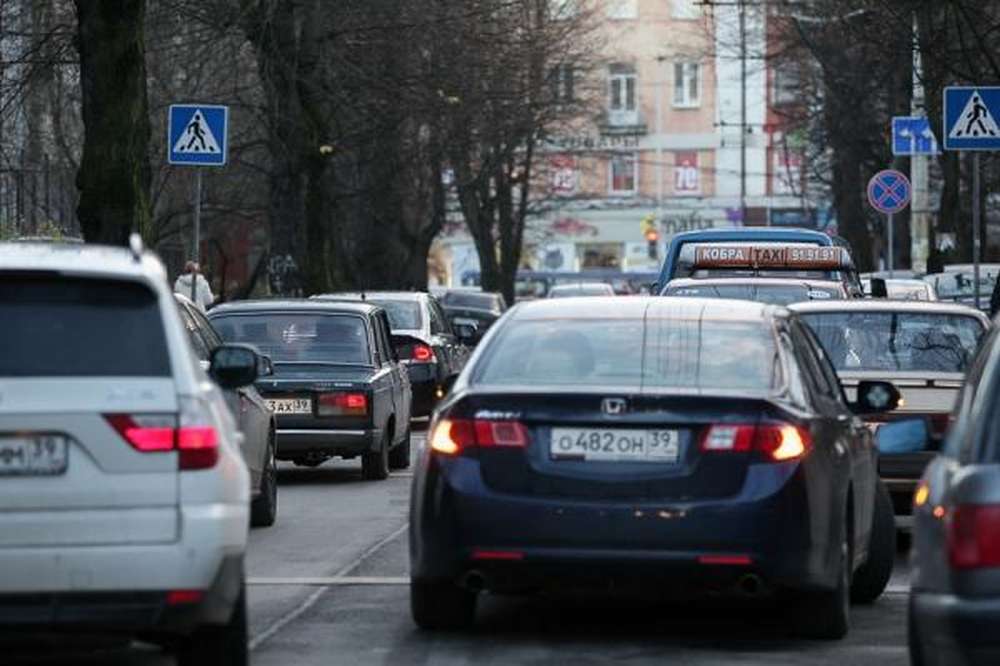 За выезд на встречку в 2015 году оштрафовали более 222 тысяч водителей
