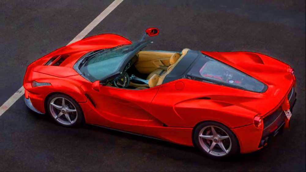 В Германии выставили на продажу несуществующую версию LaFerrari