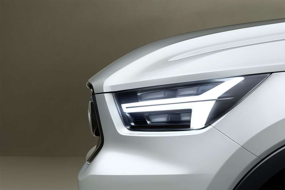 Volvo опубликовала первые изображения концептов V40 и XC40