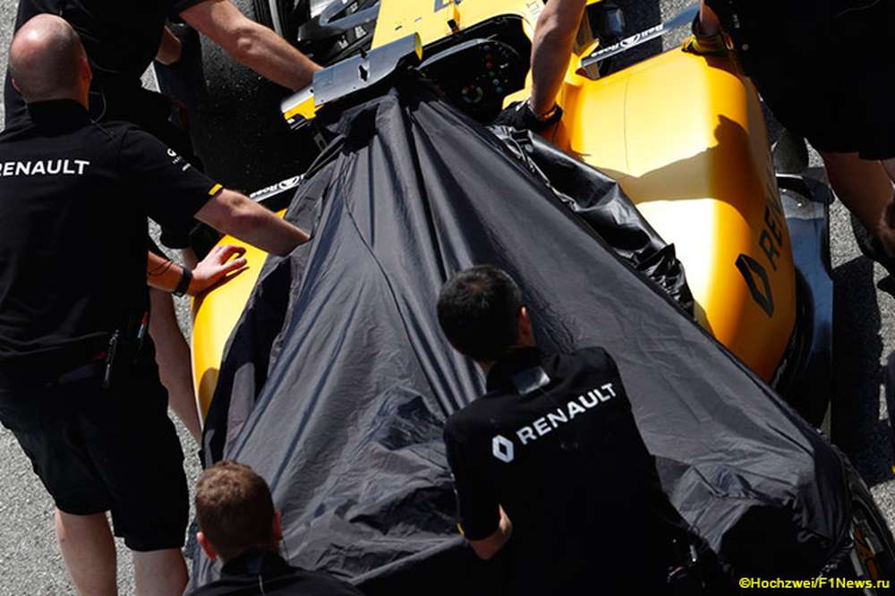 В Pirelli закрыли вопрос со взрывом шины Палмера