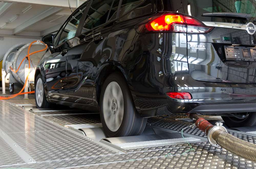 Opel отвергает обвинения в махинациях с показателями токсичности дизелей