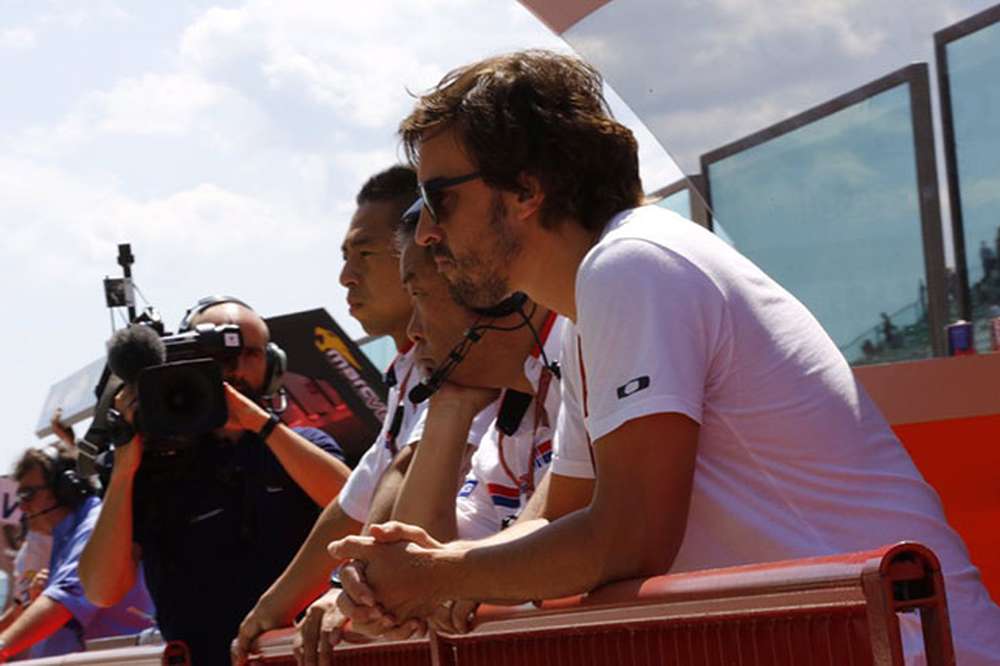 Фернандо Алонсо высоко отозвался о гонщиках MotoGP