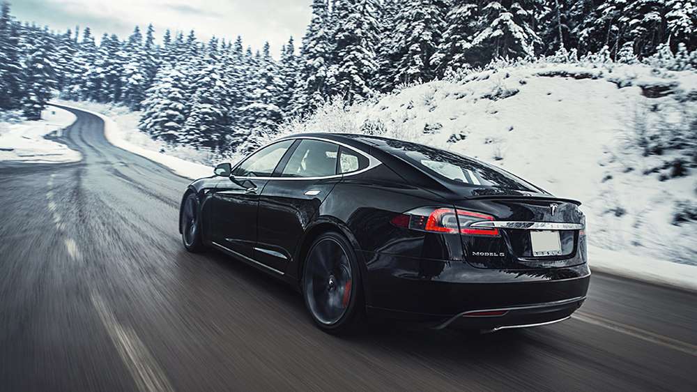 Водитель Tesla уснул за рулем во время езды на автопилоте