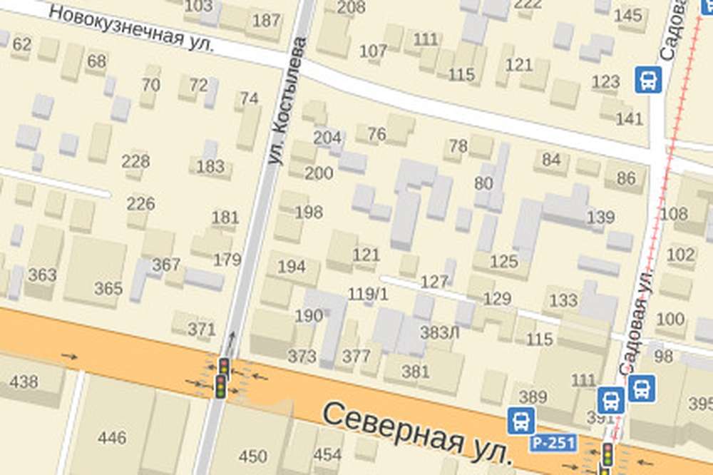 При столкновении автобуса с домом в Краснодаре пострадали восемь человек
