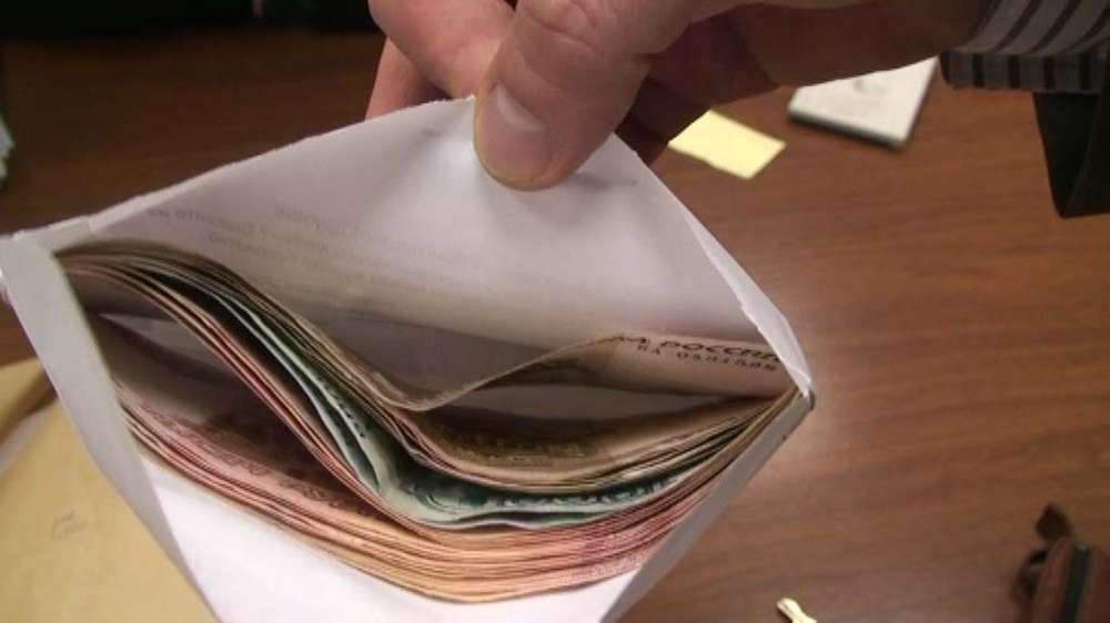 У стен Кремля за крупную взятку задержали трех инспекторов ГИБДД
