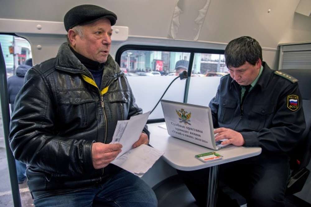 С начала года в Москве более 700 должников лишились водительских прав