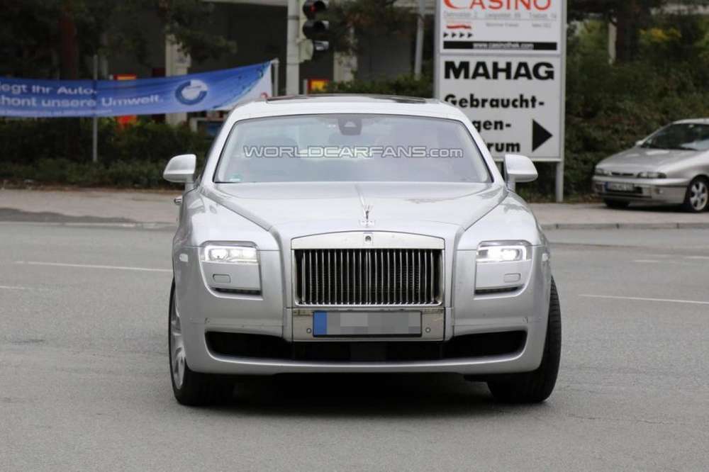 Рестайлинговый Rolls-Royce Ghost проходит дорожные тесты