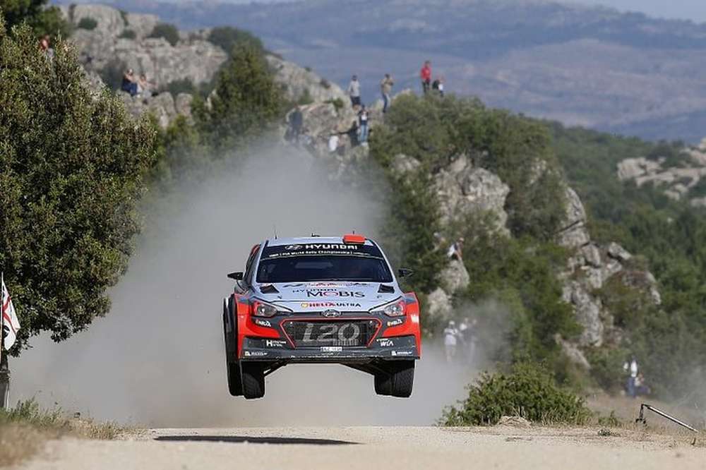 WRC: Hyundai будет использовать новую модель машины в 2017 году