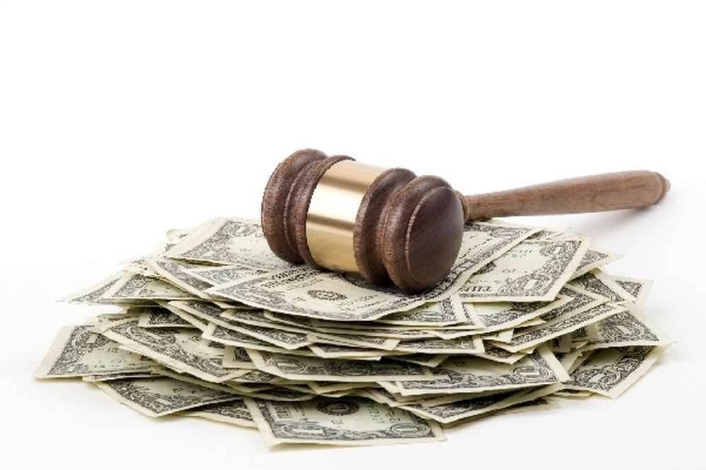 Джордан, Прост и Уокиншоу получили от Берни по $10 млн