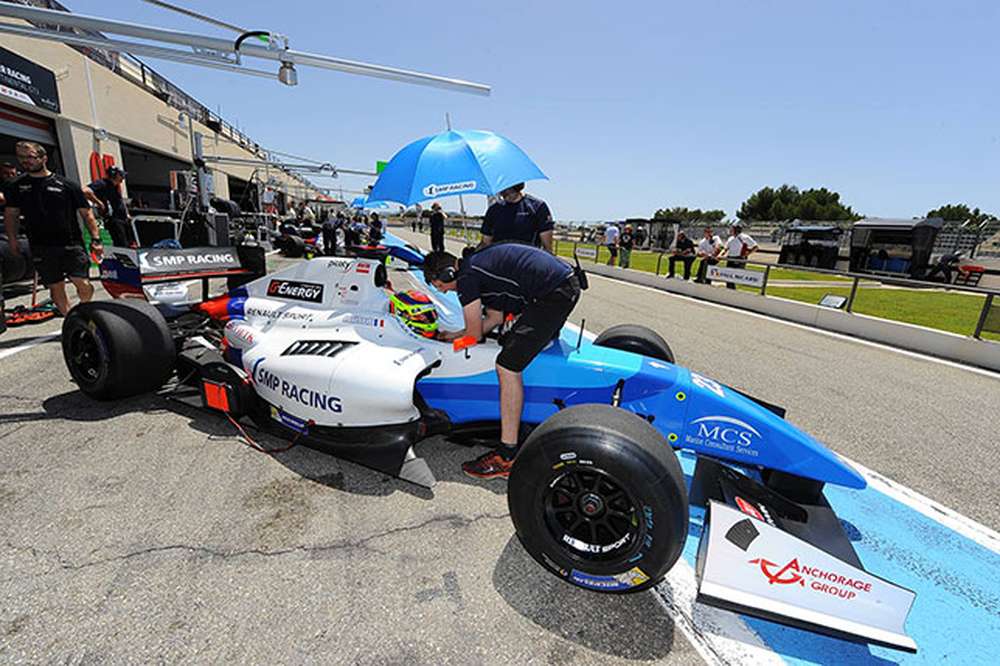 Формула V8 3.5: Поул выиграл Матьё Ваксивьер