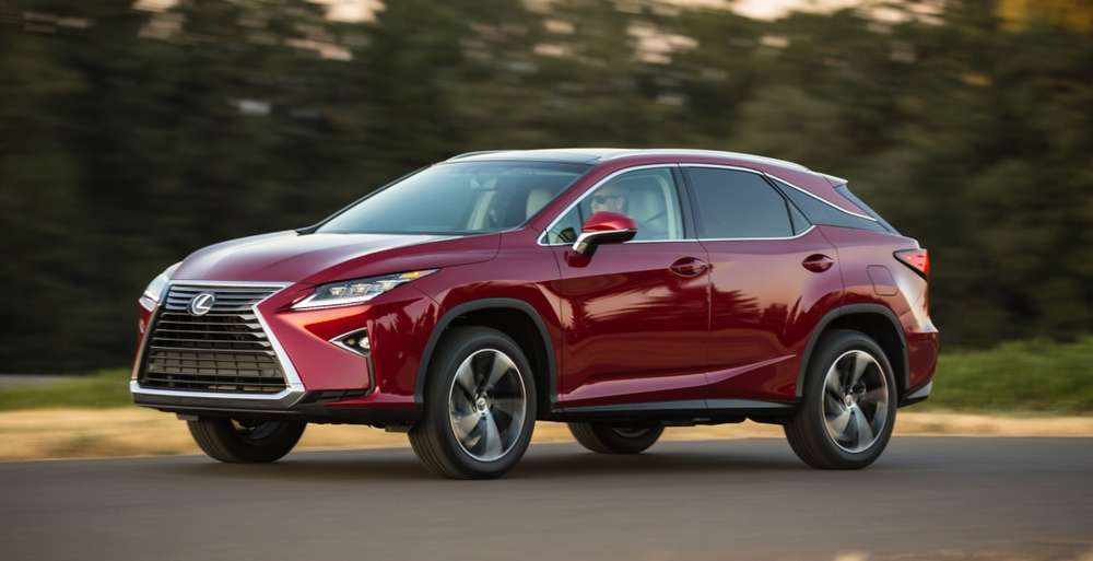 Lexus ставит рекорды продаж вседорожников в России