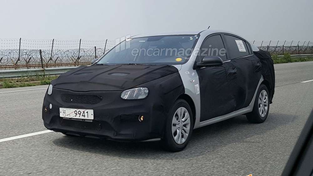 Шпионы сфотографировали новый Kia Rio