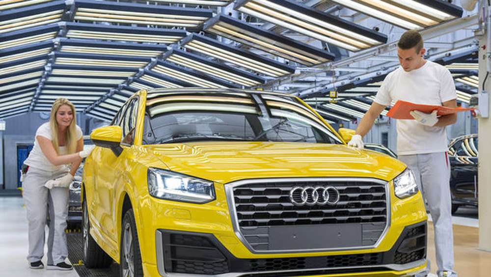 В Германии начался серийный выпуск кроссовера Audi Q2
