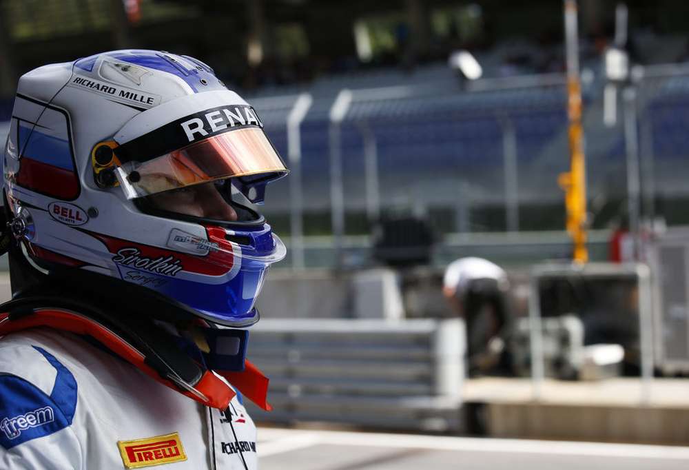 Сергей Сироткин и Густав Малья лишились очков в первой гонке GP2