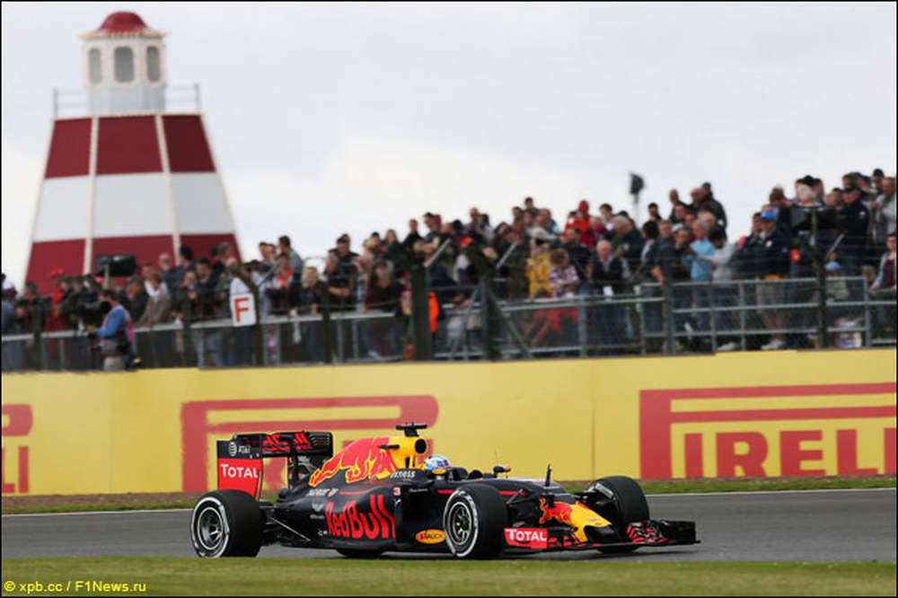 В Red Bull Racing довольны скоростью машины