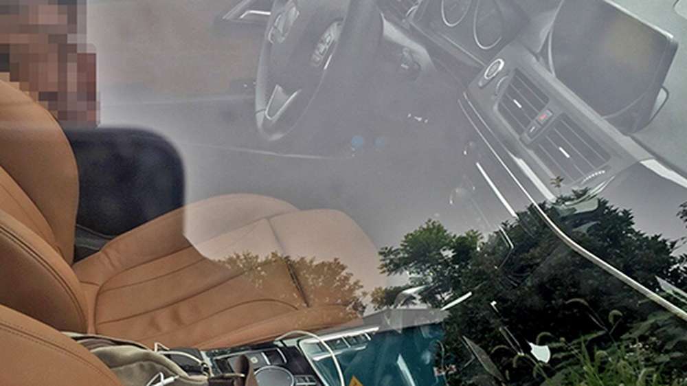 Фотошпионы заглянули в салон седана BMW 1-Series