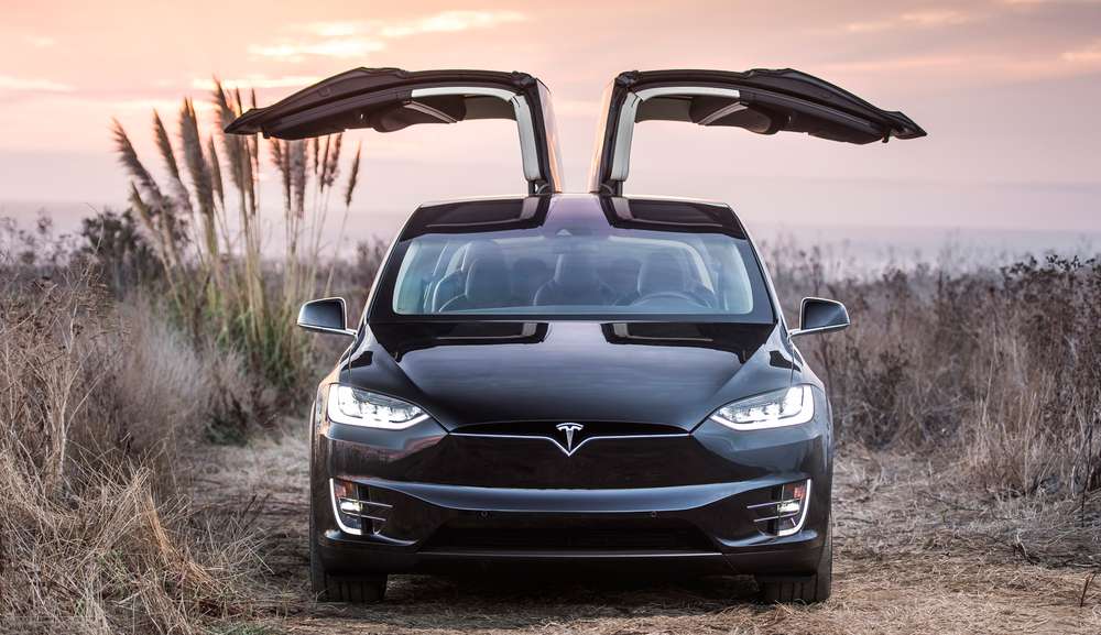 Компанию Tesla проверяют на обман инвесторов после смертельного ДТП