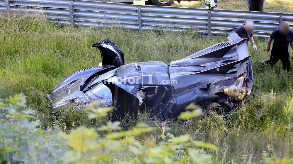 Одним меньше: уникальный гиперкар Koenigsegg «разложили» на Нюрбургринге
