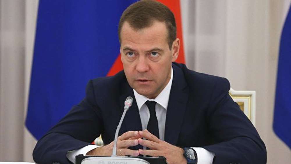 Медведев на следующей неделе проведет совещание по дорогам в Крыму