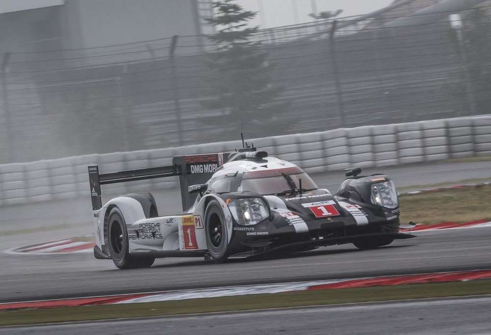 Porsche и G-Drive Racing лидируют в финальной тренировке на Нюрбургринге