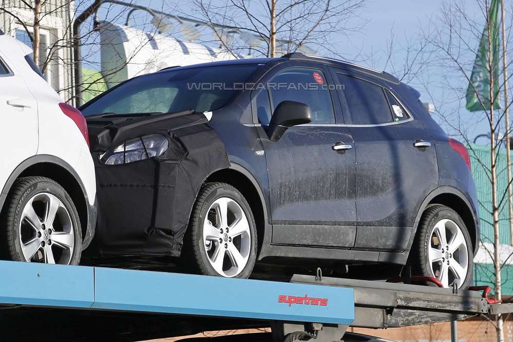 Опубликованы первые снимки обновлённого кроссовера Opel Mokka
