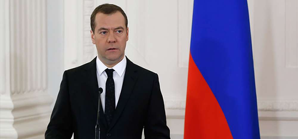 Дмитрий Медведев попросил предотвратить воровство при строительстве дорог в Крыму