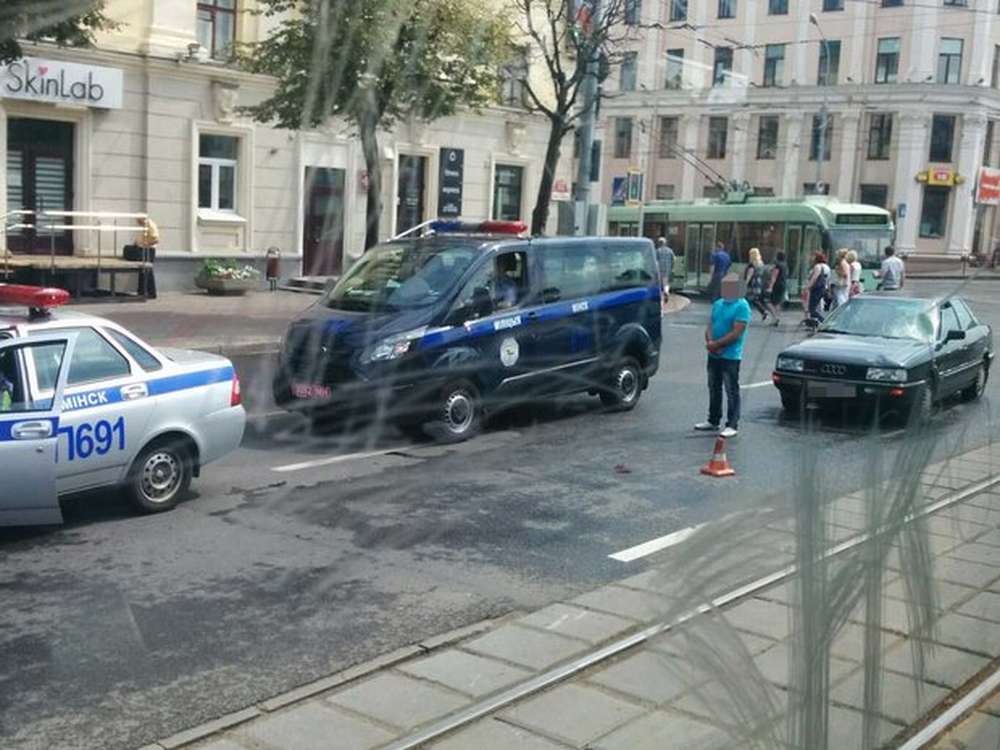 В Минске Audi сбила пешехода