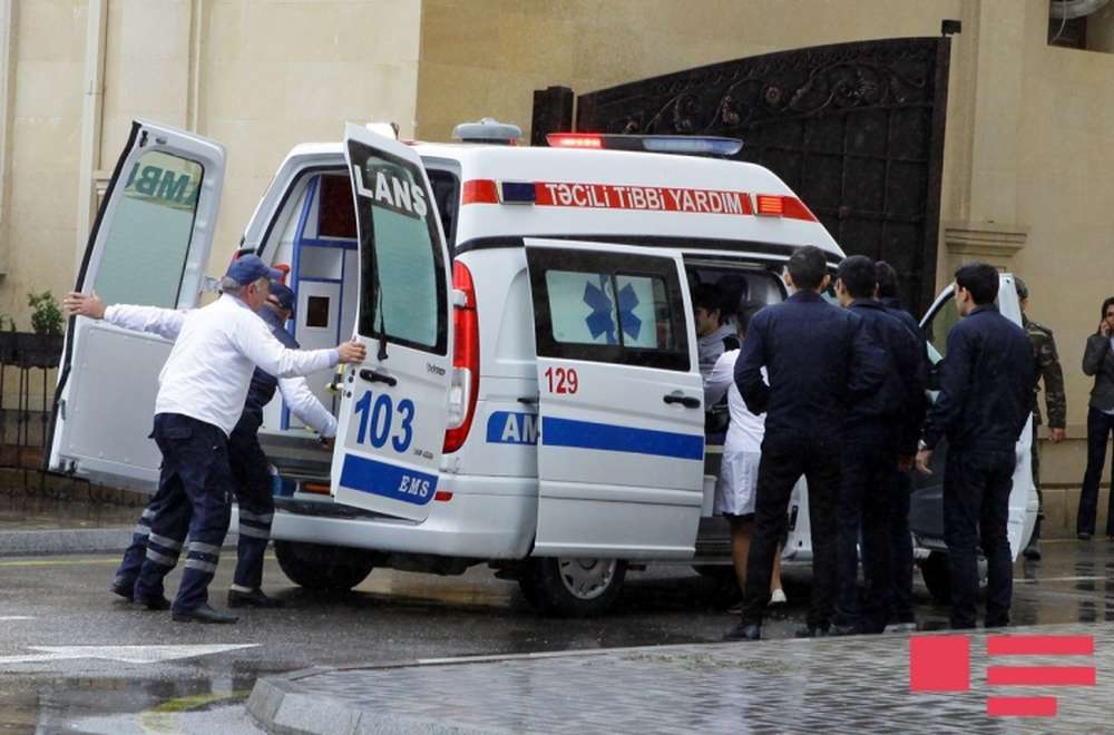 В ДТП с микроавтобусом в Азербайджане пострадали 12 человек