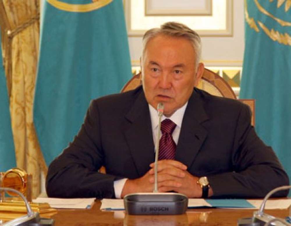 Назарбаев призвал строже наказывать водителей